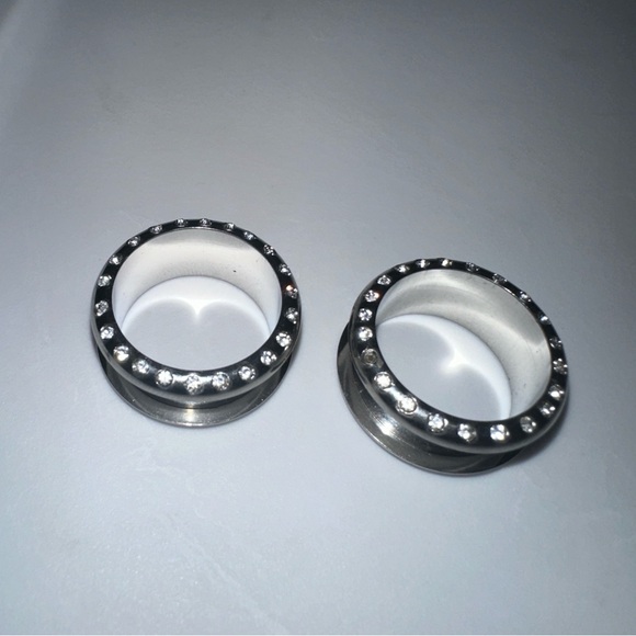 New 20 mm Ear Plugs piercings Earrings lobes never worn - Picture 3 of 6